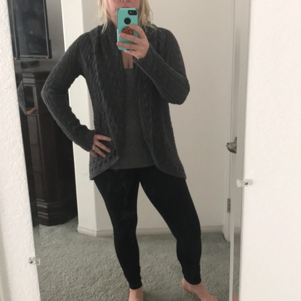 Cabi size medium grey circle sweater